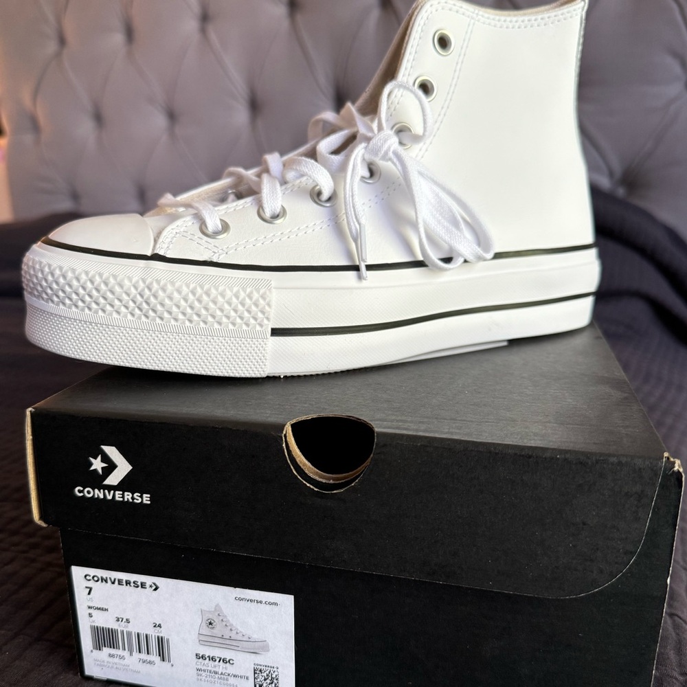 BRAND NEW Converse White Leather Platform High Tops women’s size 7
